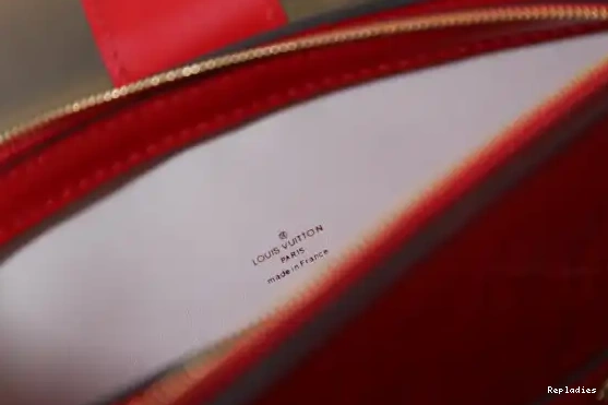 Cheap VUITTON LOUIS CLUTCH TRUNK 0618